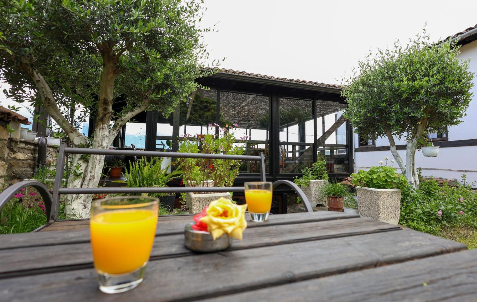 Villa Elmar Berat Exterior photo